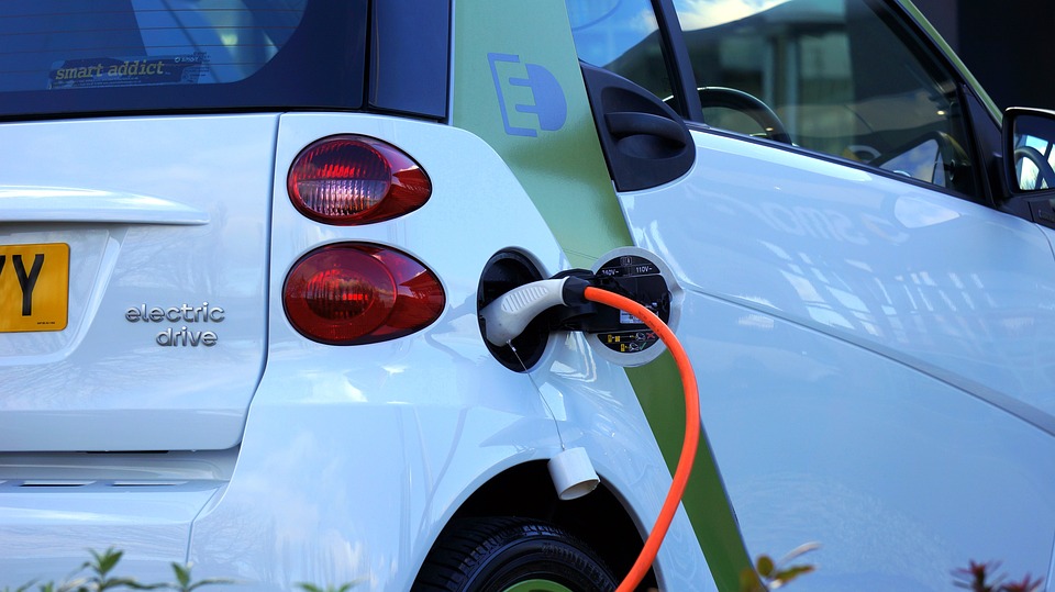 Read more about the article Hybrid cars – the car of the future for people on today’s roads